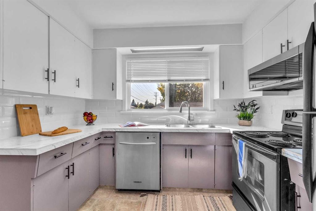 









4001


51 A

Street,
Red Deer,




AB
T4N2B2

