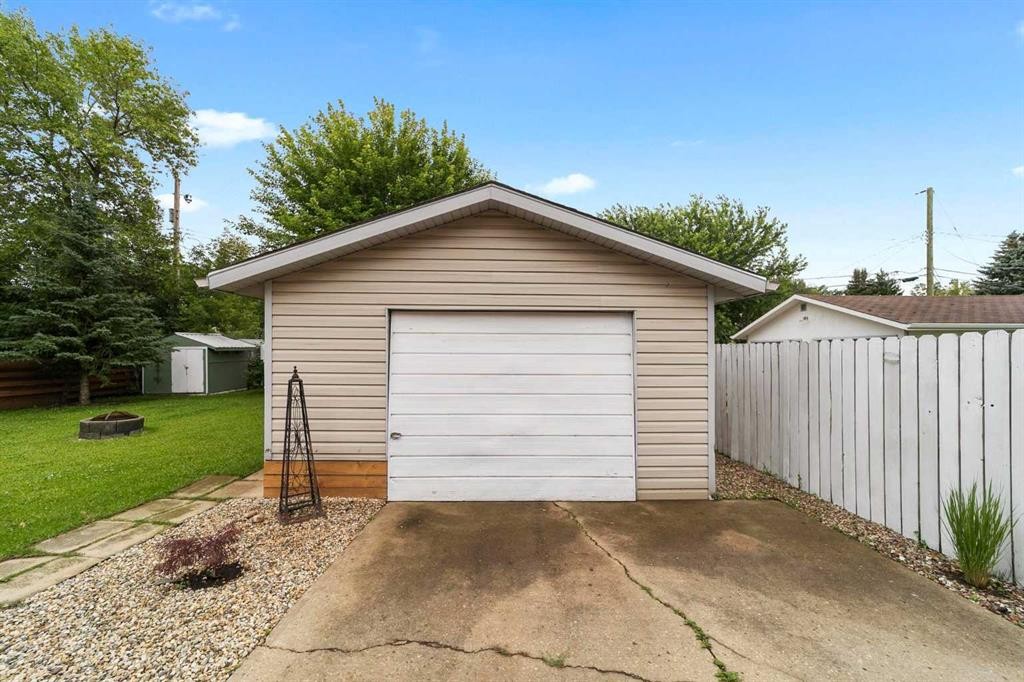 









59


Montcalm

Avenue North,
Camrose,




AB
T4V 2K9

