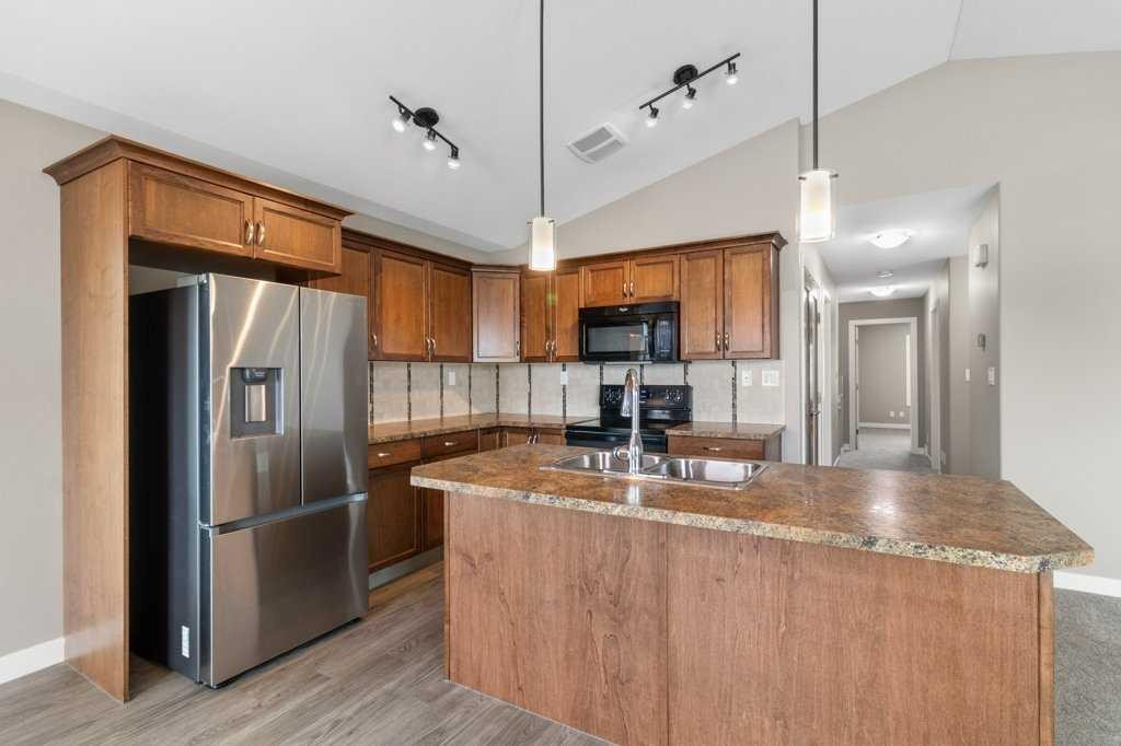 









526


Oak Street

Street,
Springbrook,




AB
T4S 0E5

