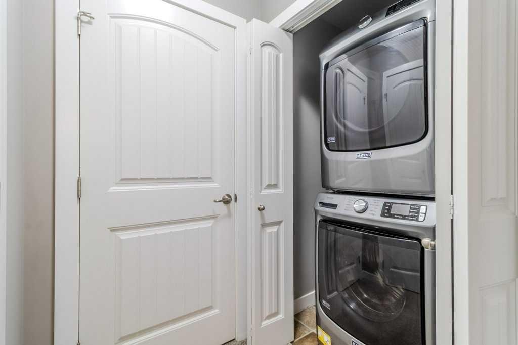 









526


Oak Street

Street,
Springbrook,




AB
T4S 0E5

