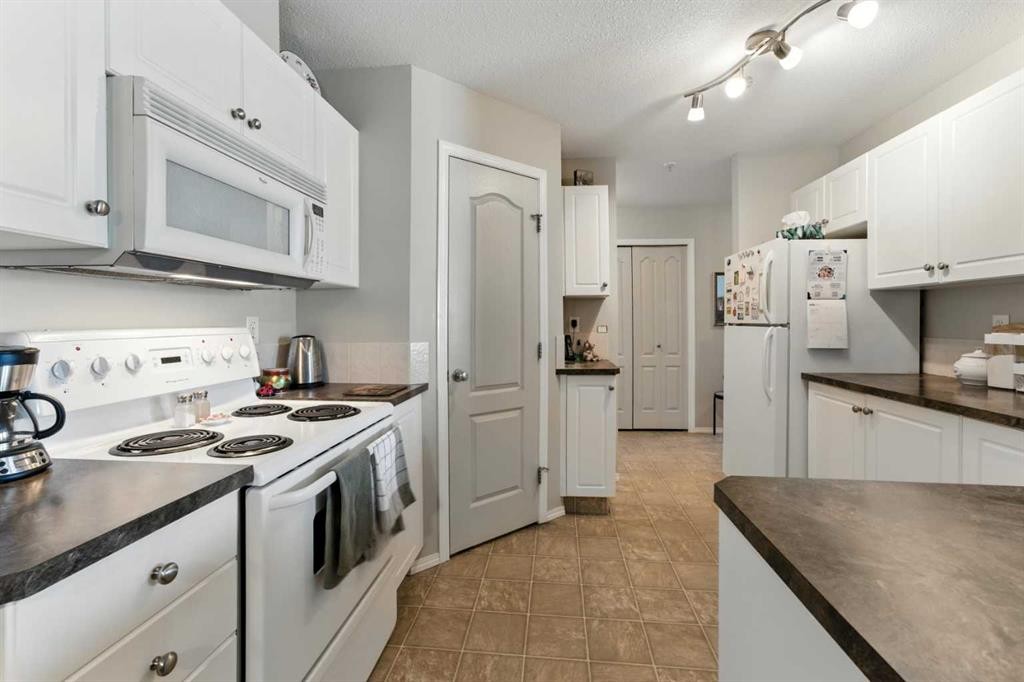 









3730


50

Avenue, 305,
Red Deer,




AB
T4N3Y8

