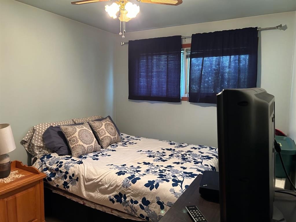 









4912


49

Street,
Hardisty,




AB
T0B1V0

