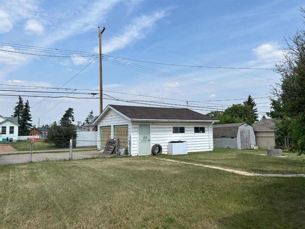 









4912


49

Street,
Hardisty,




AB
T0B1V0


