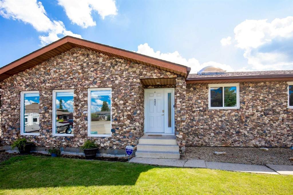 









5821


45

Avenue,
Lacombe,




AB
T4L 1M6

