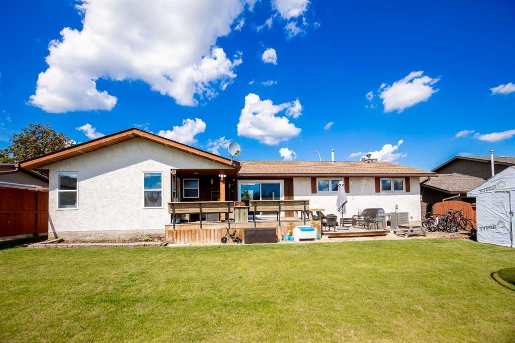 









5821


45

Avenue,
Lacombe,




AB
T4L 1M6

