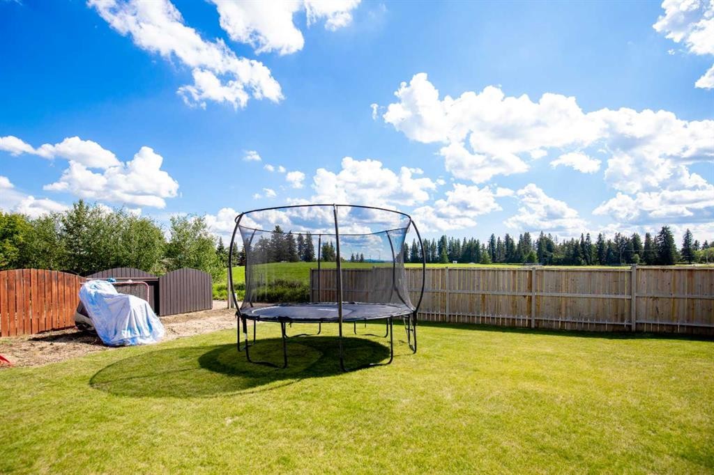 









5821


45

Avenue,
Lacombe,




AB
T4L 1M6


