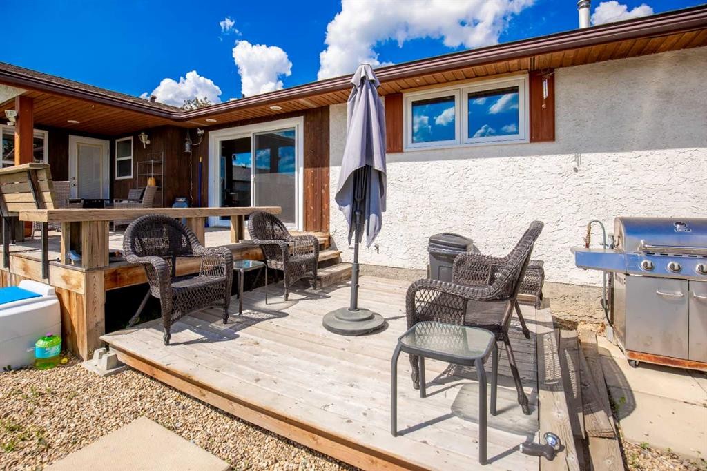 









5821


45

Avenue,
Lacombe,




AB
T4L 1M6

