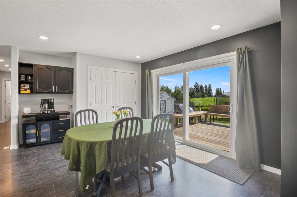 









5821


45

Avenue,
Lacombe,




AB
T4L 1M6

