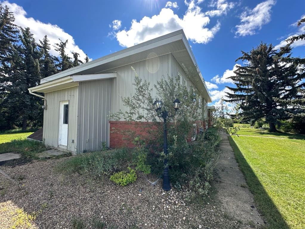 









400


Strom Street

,
Heisler,




AB
T0B2A0

