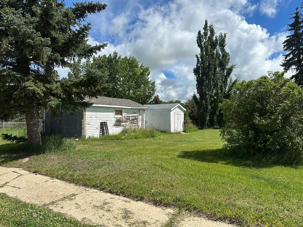 









400


Strom Street

,
Heisler,




AB
T0B2A0


