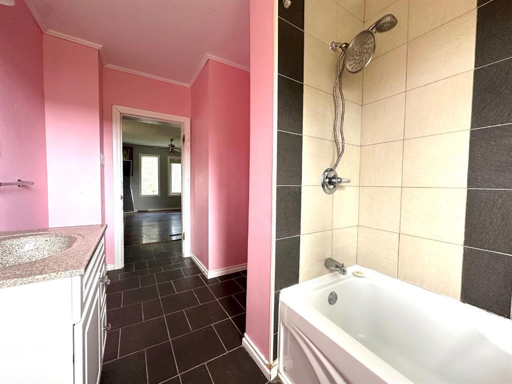 









400


Strom Street

,
Heisler,




AB
T0B2A0

