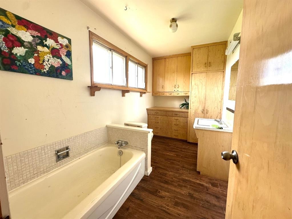 









400


Strom Street

,
Heisler,




AB
T0B2A0

