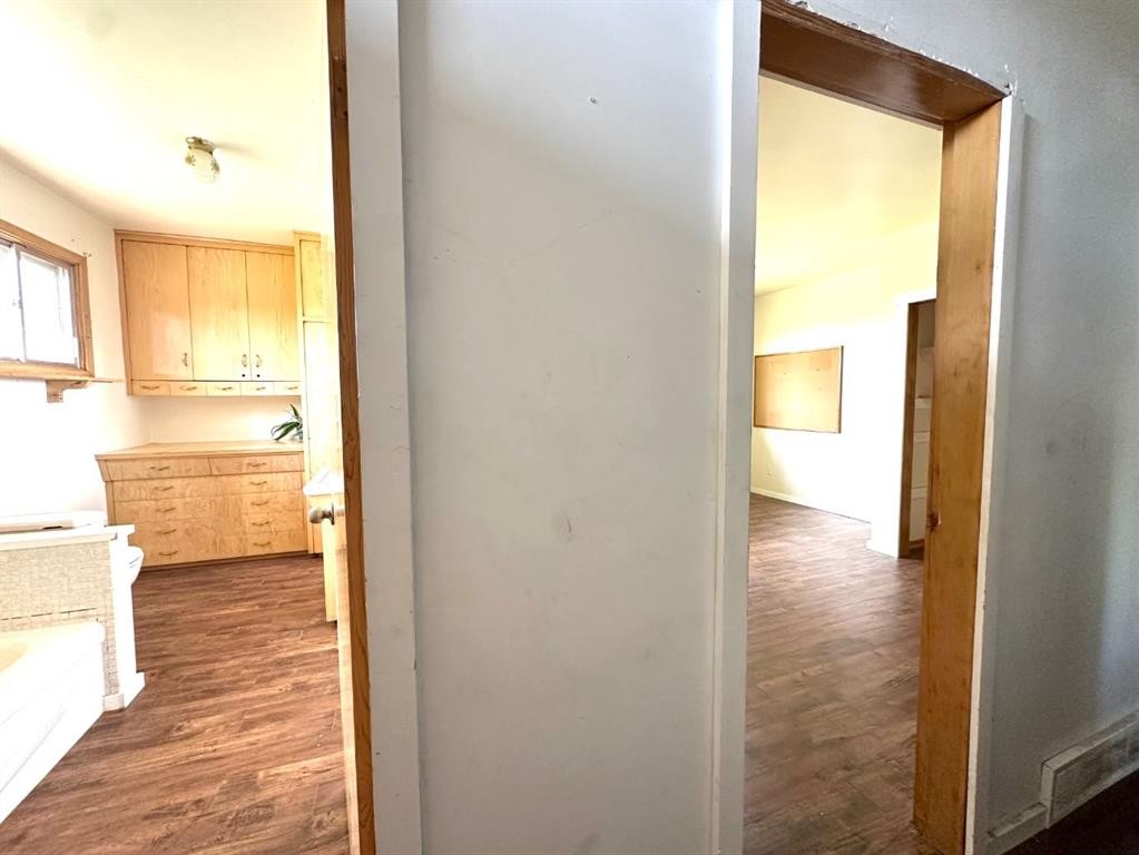 









400


Strom Street

,
Heisler,




AB
T0B2A0

