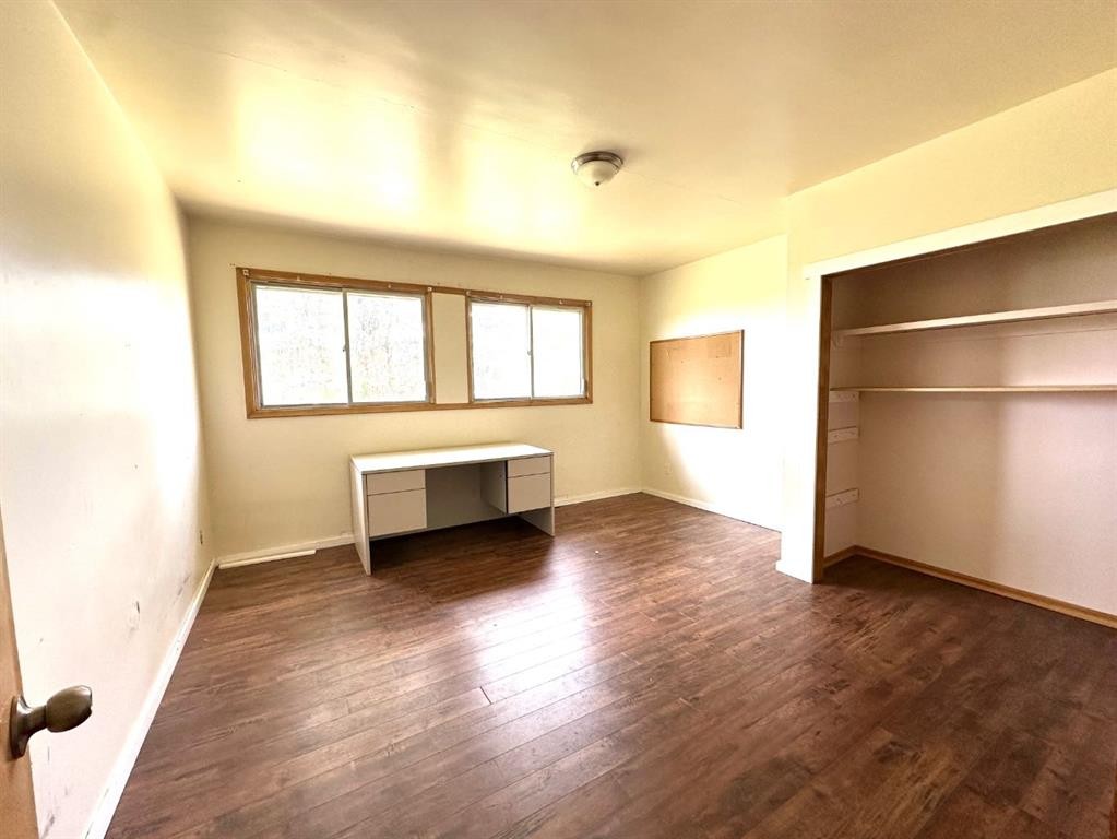 









400


Strom Street

,
Heisler,




AB
T0B2A0

