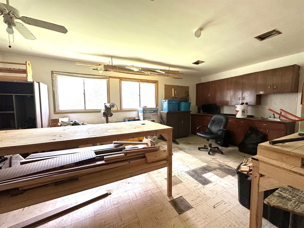 









400


Strom Street

,
Heisler,




AB
T0B2A0

