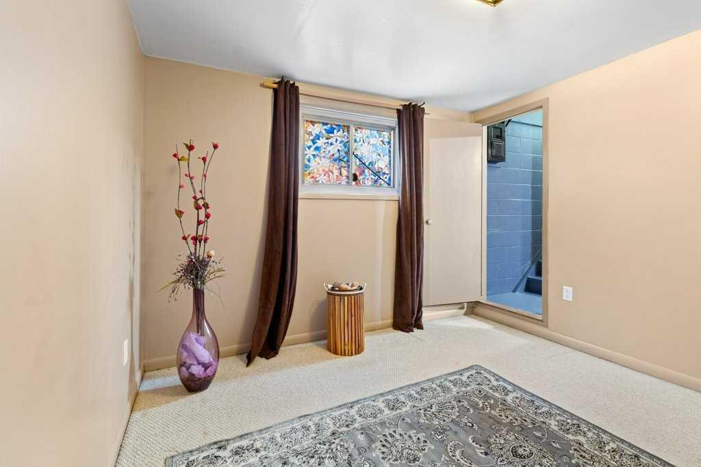 









3734


46

Street,
Red Deer,




AB
T4N 1L6

