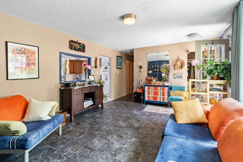 









3734


46

Street,
Red Deer,




AB
T4N 1L6


