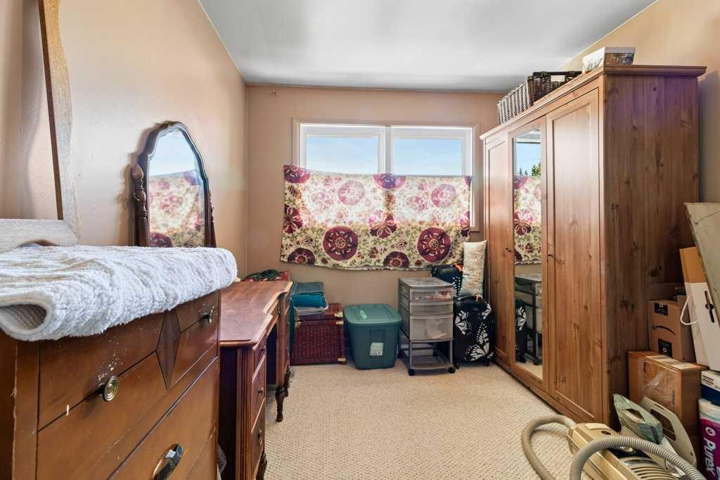 









3734


46

Street,
Red Deer,




AB
T4N 1L6

