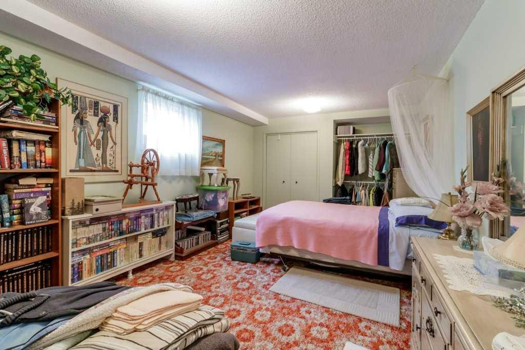 









5223


53

Street,
Eckville,




AB
T0M 0X0

