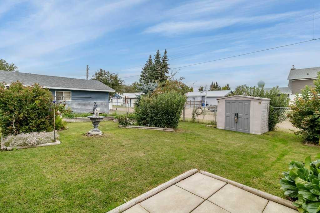 









5223


53

Street,
Eckville,




AB
T0M 0X0

