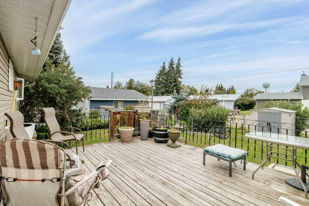 









5223


53

Street,
Eckville,




AB
T0M 0X0


