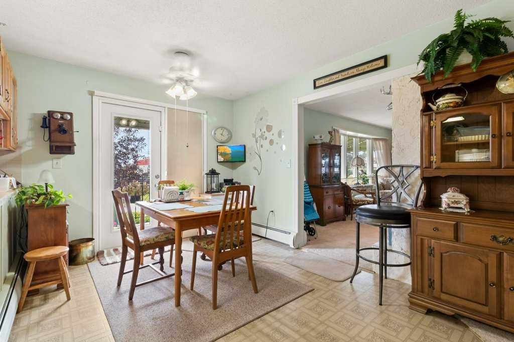 









5223


53

Street,
Eckville,




AB
T0M 0X0

