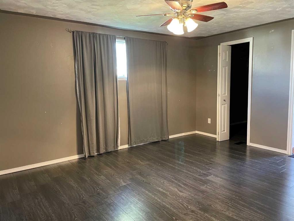 









202


Railway

Avenue,
Veteran,




AB
T0C 2S0

