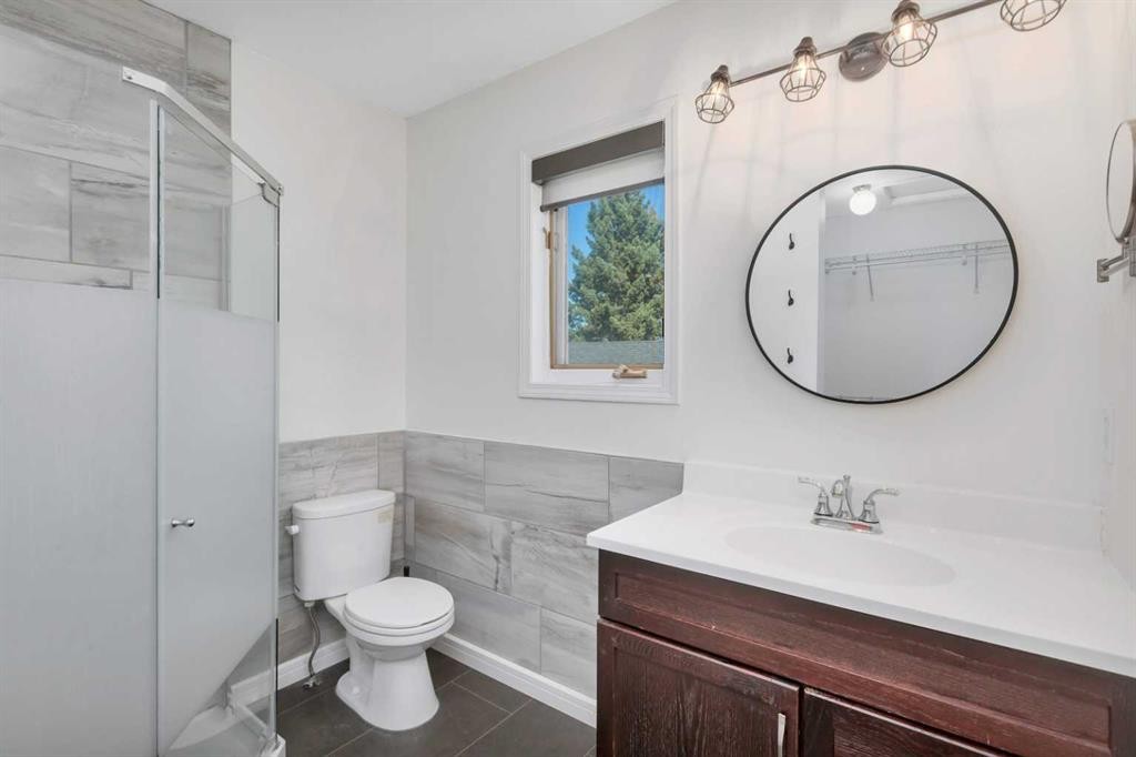 









11


Maple

Bay,
Lacombe,




AB
T4L1V5

