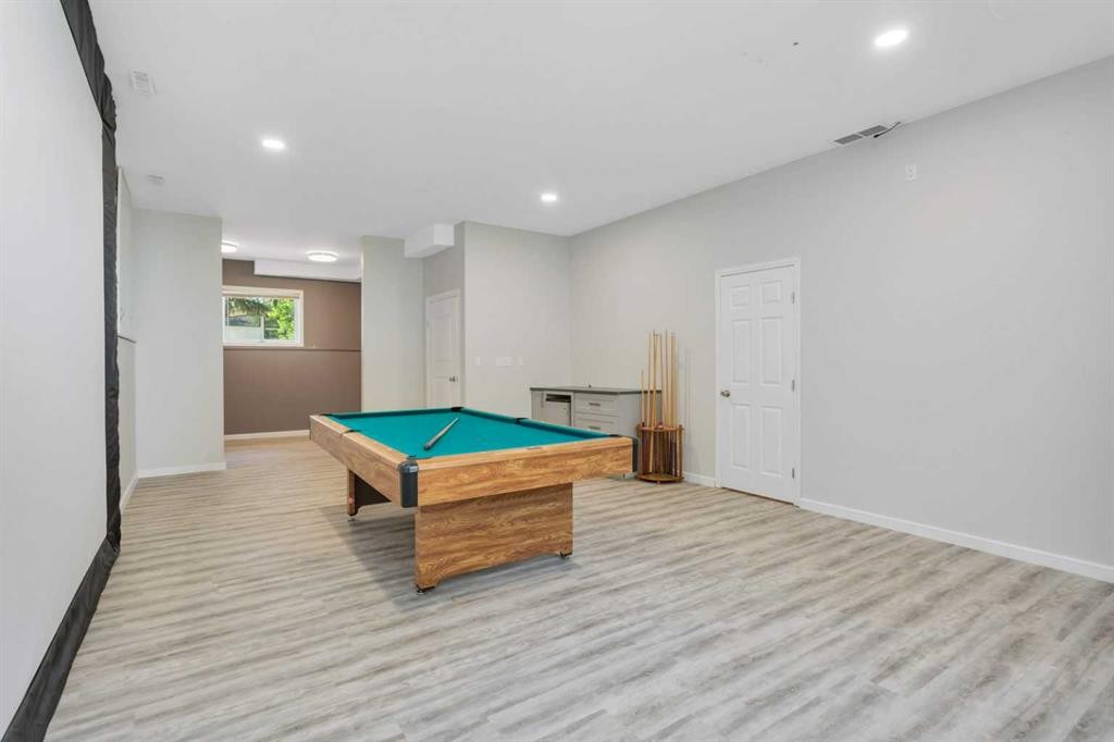 









11


Maple

Bay,
Lacombe,




AB
T4L1V5

