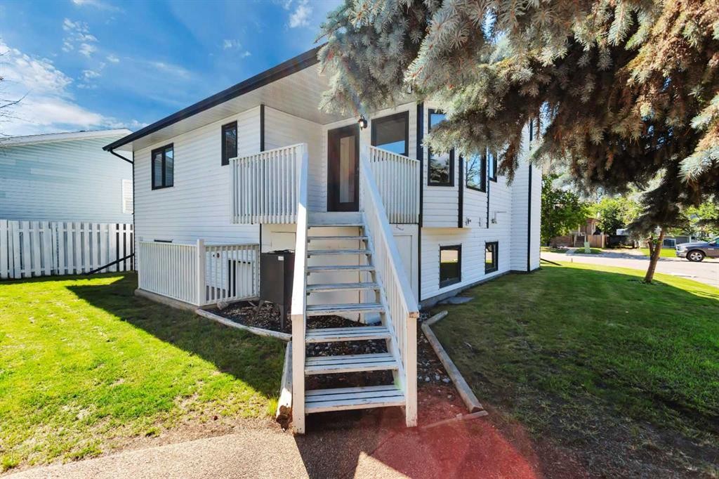 









11


Maple

Bay,
Lacombe,




AB
T4L1V5

