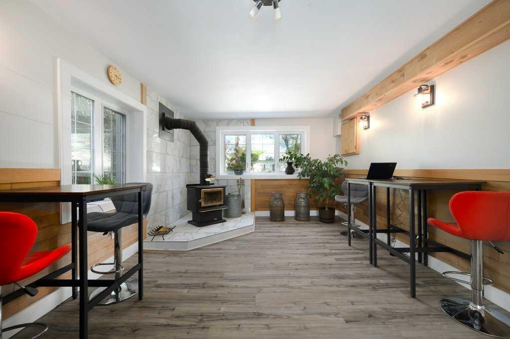 









5238


52

Street,
Lacombe,




AB
T4L 1B8

