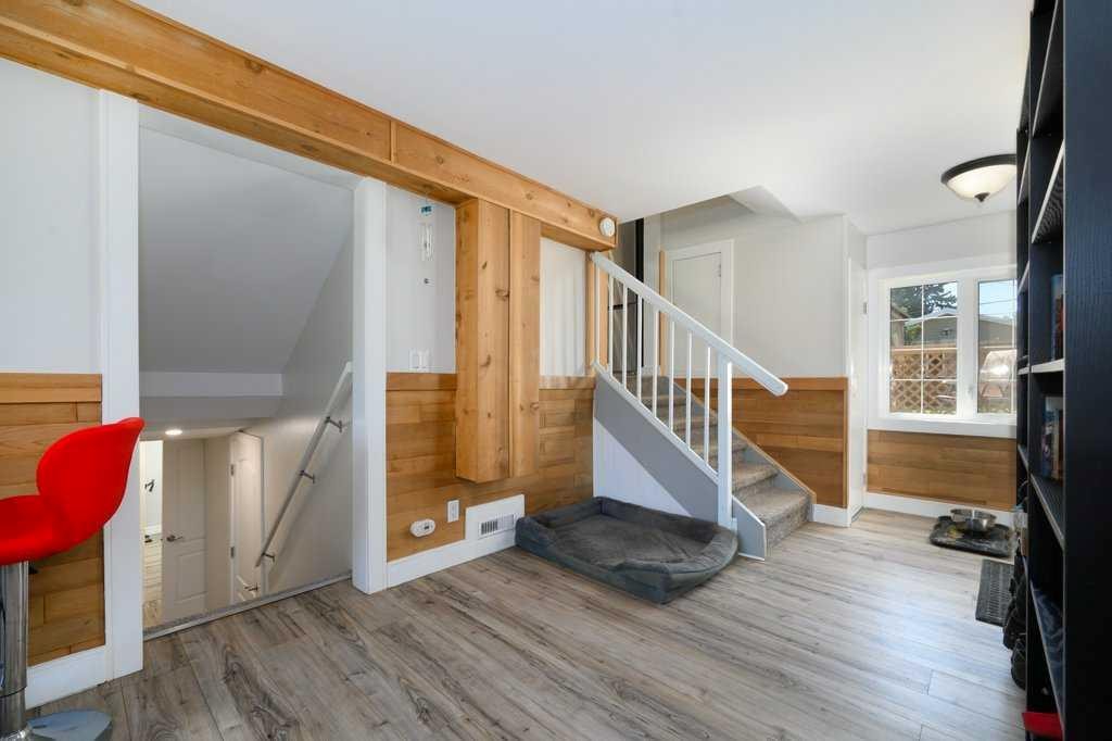 









5238


52

Street,
Lacombe,




AB
T4L 1B8

