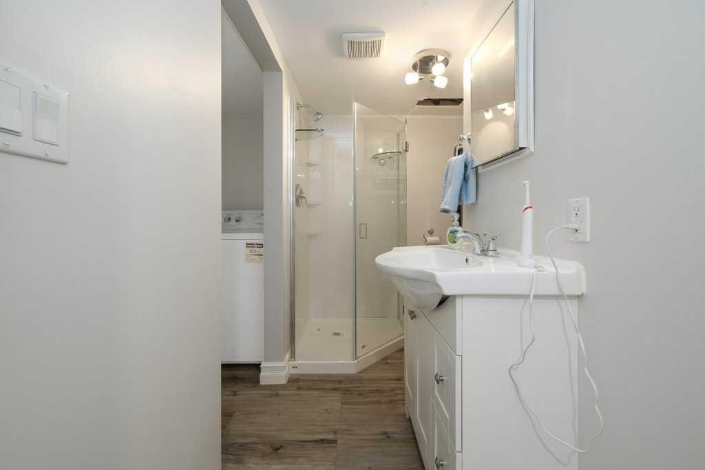 









5238


52

Street,
Lacombe,




AB
T4L 1B8

