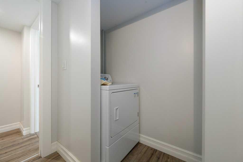 









5238


52

Street,
Lacombe,




AB
T4L 1B8

