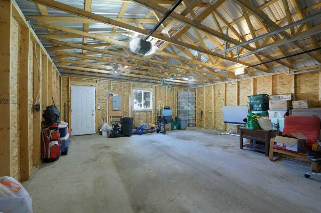 









5238


52

Street,
Lacombe,




AB
T4L 1B8

