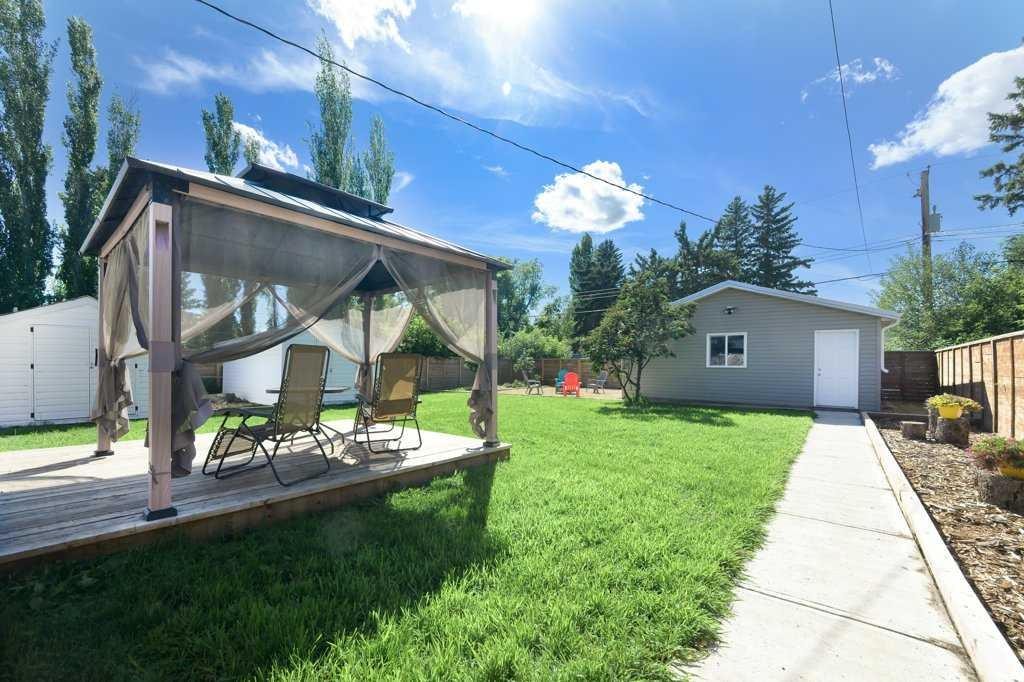 









5238


52

Street,
Lacombe,




AB
T4L 1B8

