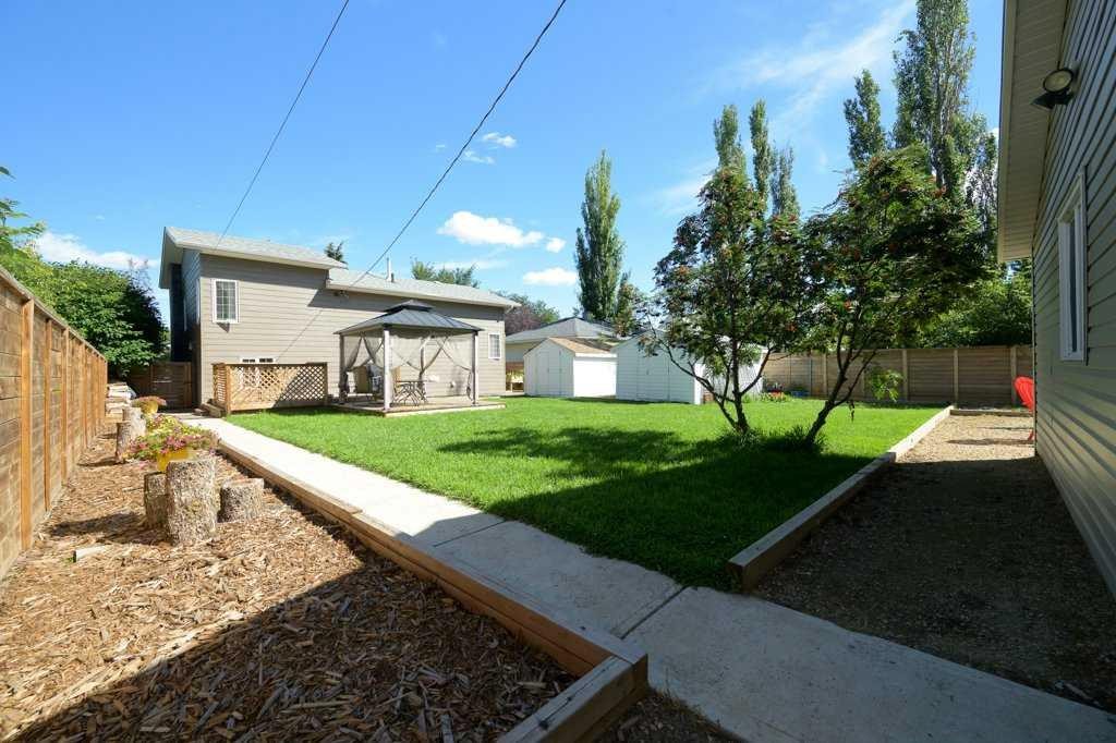 









5238


52

Street,
Lacombe,




AB
T4L 1B8

