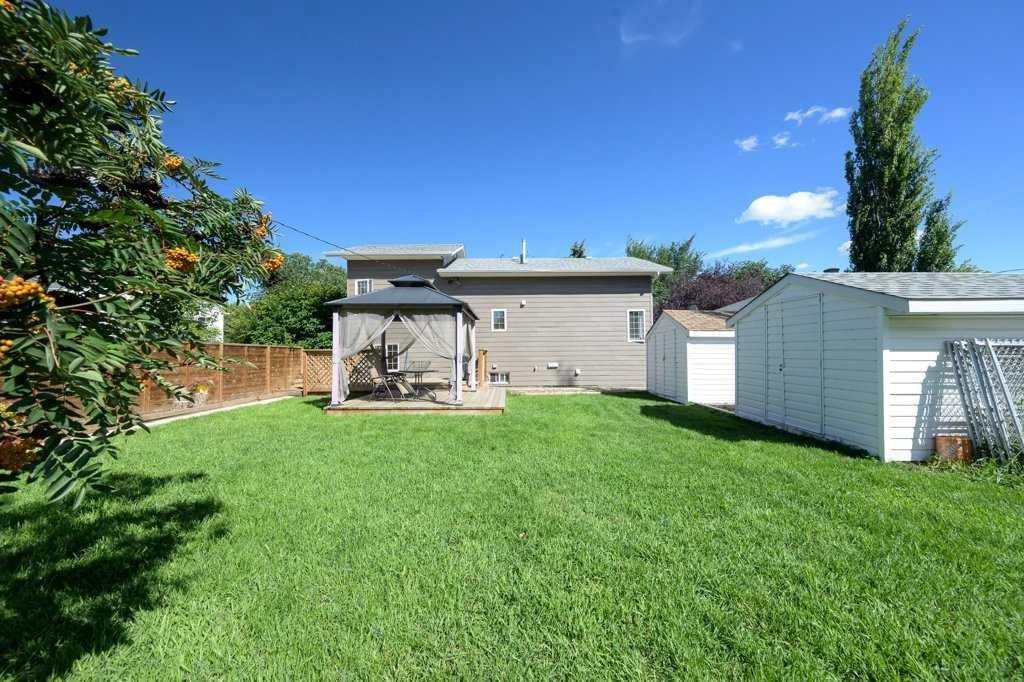 









5238


52

Street,
Lacombe,




AB
T4L 1B8

