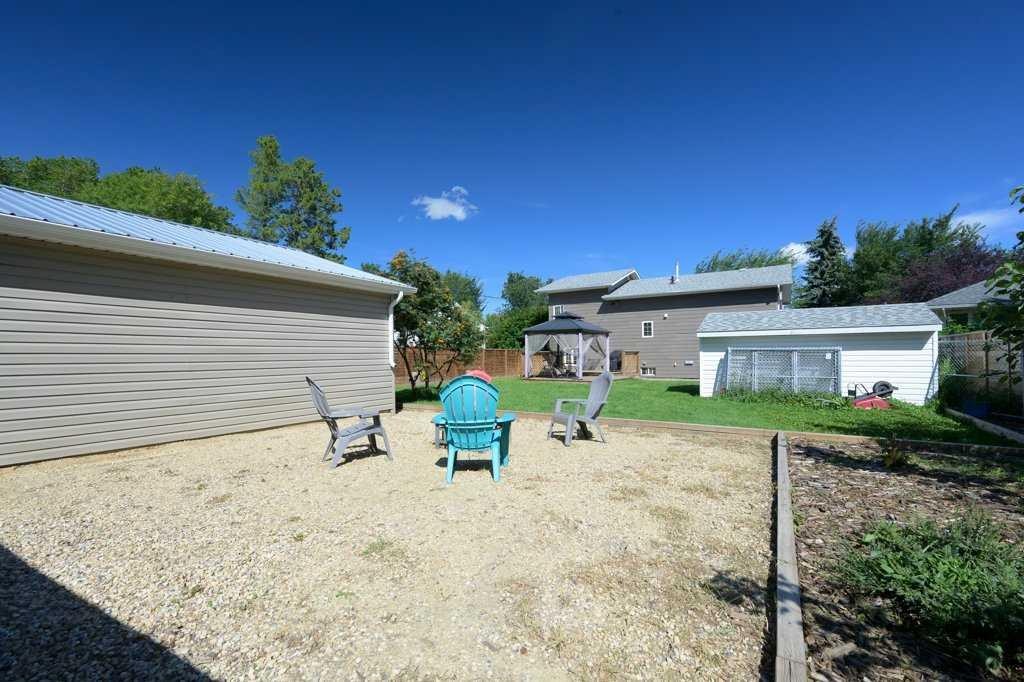 









5238


52

Street,
Lacombe,




AB
T4L 1B8

