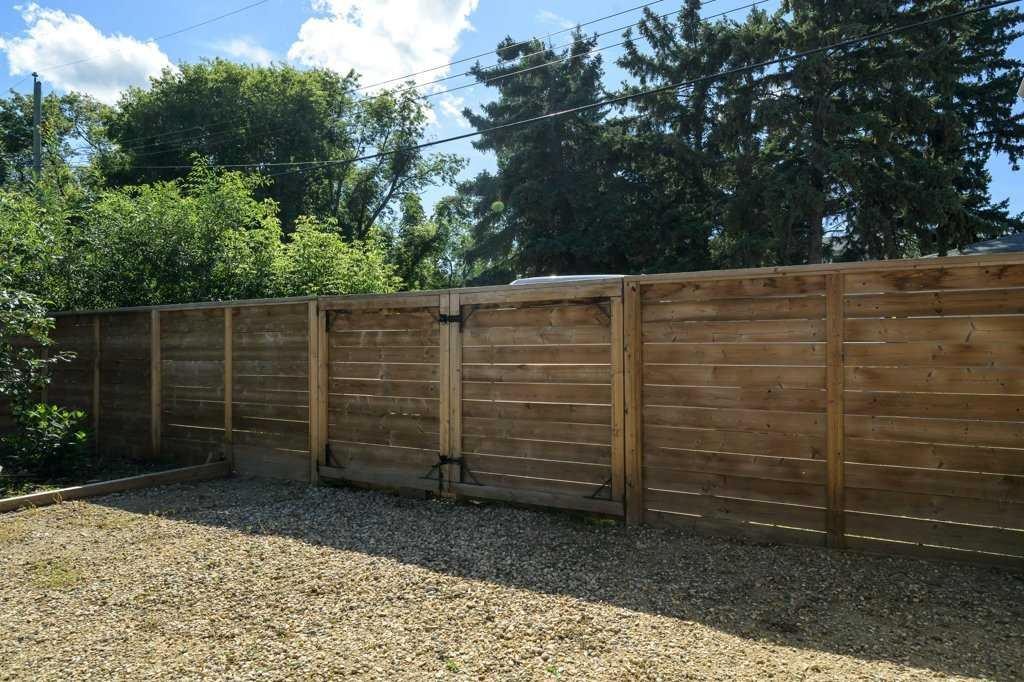 









5238


52

Street,
Lacombe,




AB
T4L 1B8

