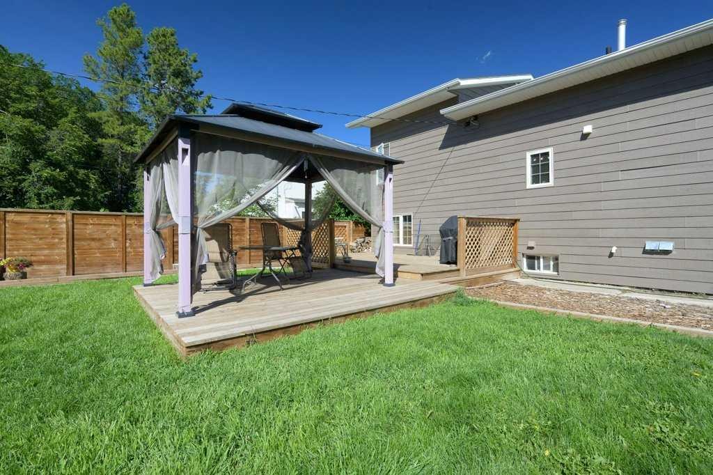 









5238


52

Street,
Lacombe,




AB
T4L 1B8

