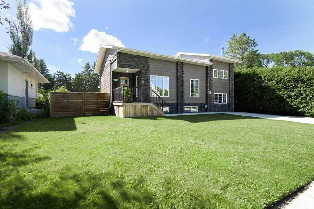 









5238


52

Street,
Lacombe,




AB
T4L 1B8

