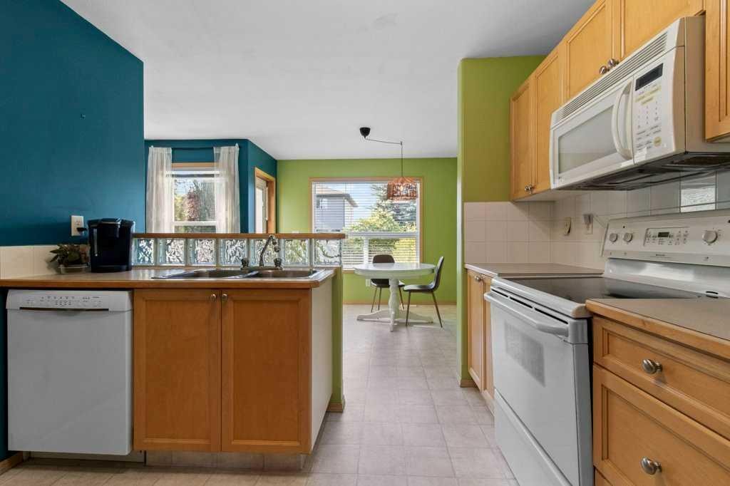









24


Amlee

Close,
Red Deer,




AB
T4R3G2

