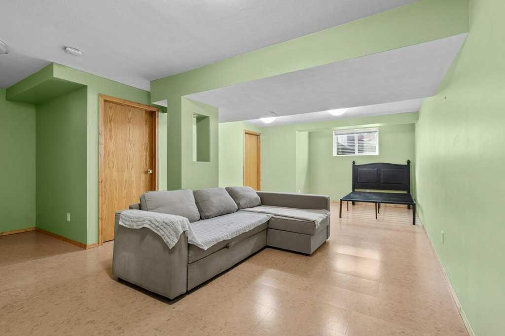 









24


Amlee

Close,
Red Deer,




AB
T4R3G2

