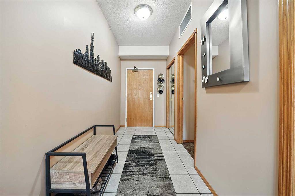 









4805


45

Street, 404,
Red Deer,




AB
T4N 7A9

