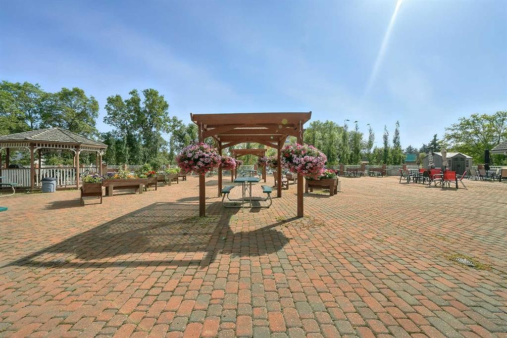 









4805


45

Street, 404,
Red Deer,




AB
T4N 7A9

