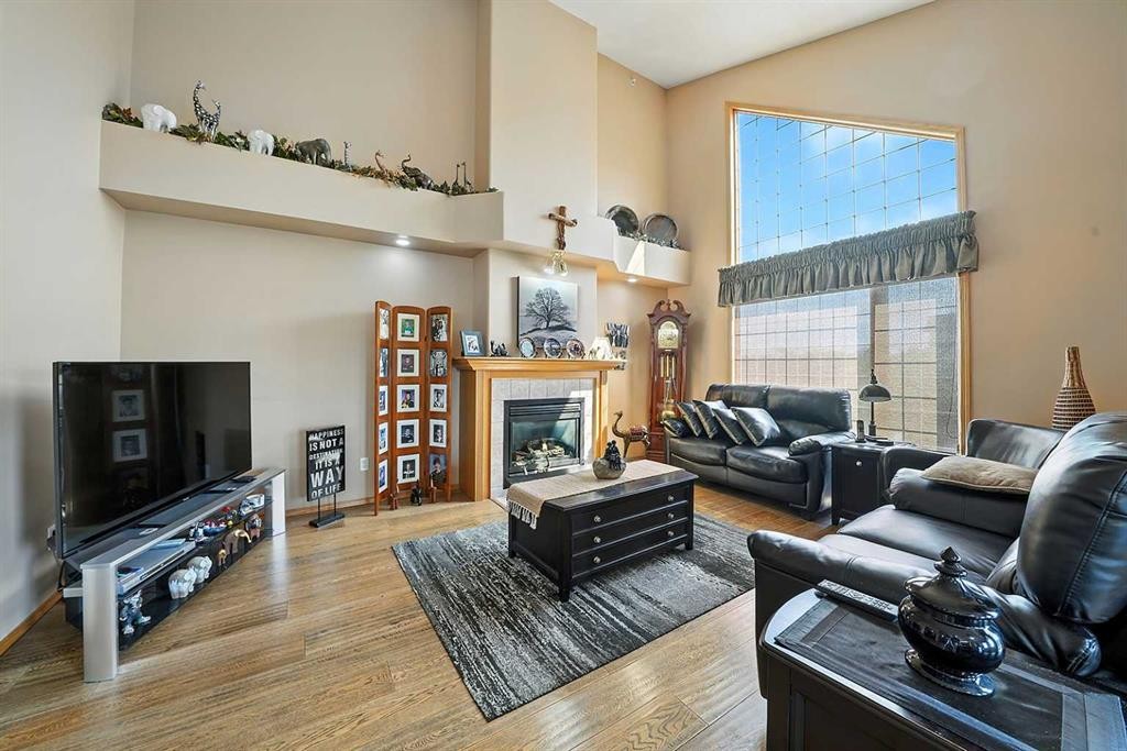 









4805


45

Street, 404,
Red Deer,




AB
T4N 7A9


