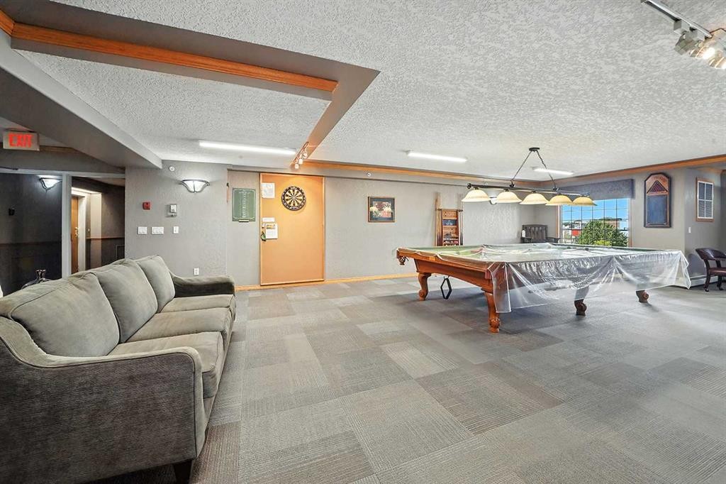 









4805


45

Street, 404,
Red Deer,




AB
T4N 7A9

