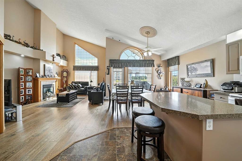 









4805


45

Street, 404,
Red Deer,




AB
T4N 7A9

