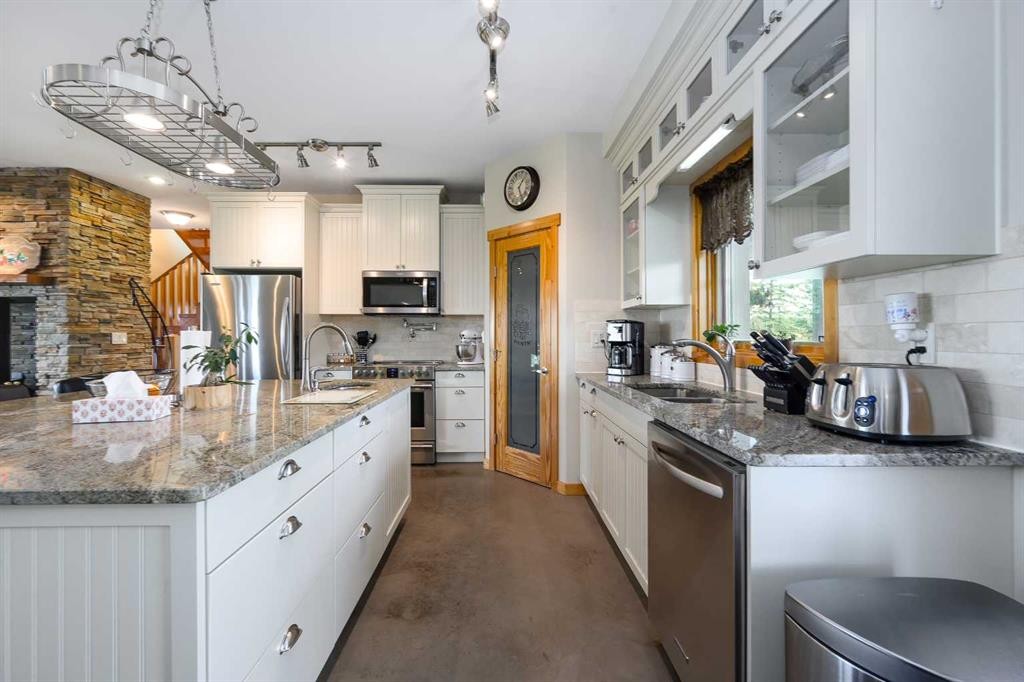 









38139


Range Road 265

,
Rural Red Deer County,




AB
T4E 0Z3

